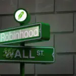 Robinhood beats profit estimates on interest income strength