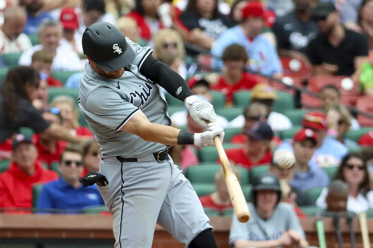 LA Post: Rangers reacquire switch-hitting OF Robbie Grossman in a trade with the White Sox