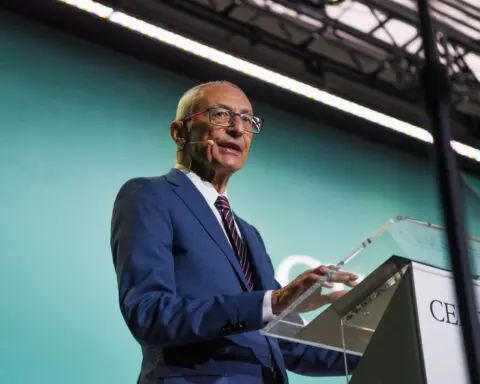 US discussed 'overcapacity' in Chinese solar manufacturing, coal in climate talks