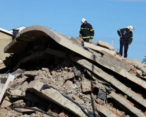 Hope fades for 44 trapped in collapsed South African building