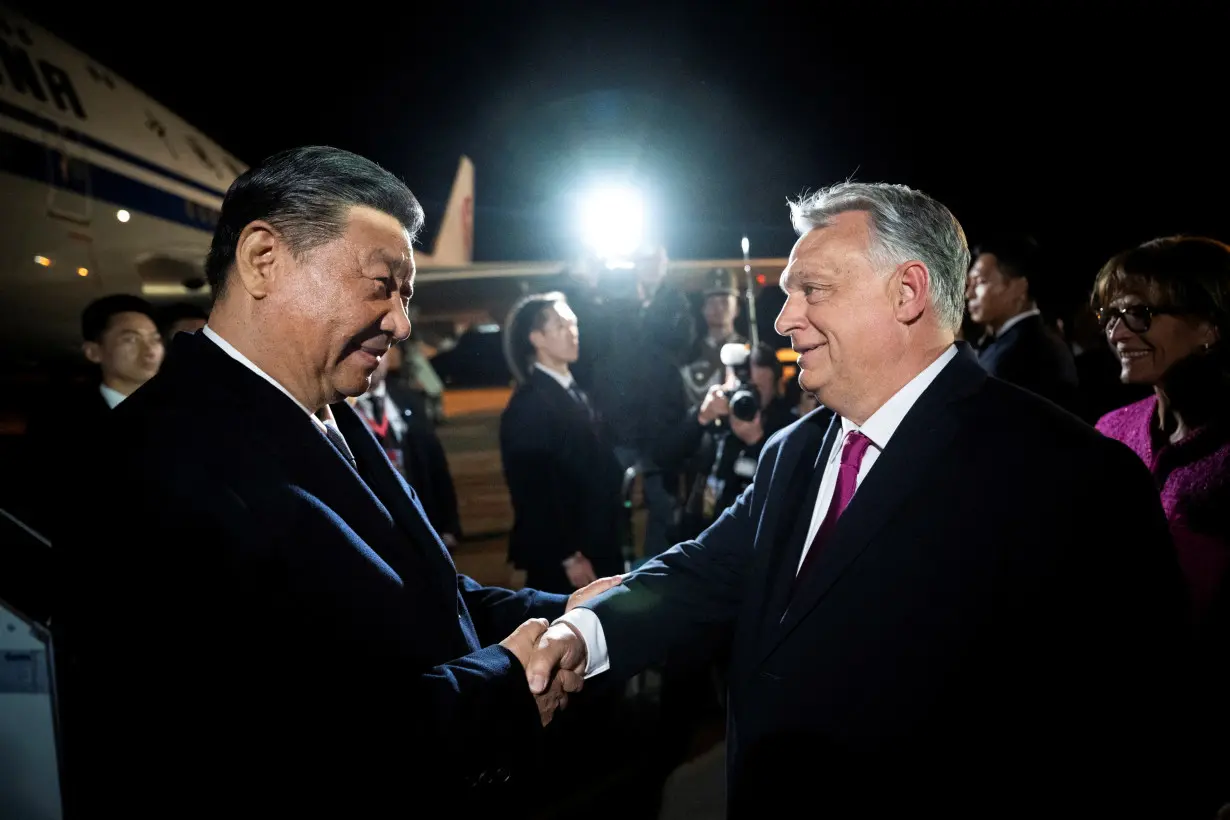 LA Post: China's Xi Jinping says China-Hungary relations an 'all-weather' strategic partnership