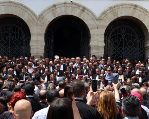Tunisian lawyers go on strike, protest against alleged police abuse