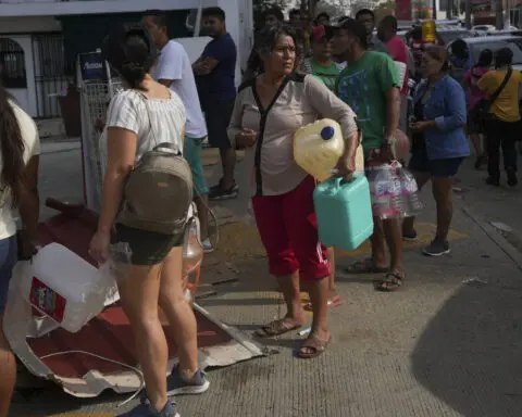 Mexican security authorities raise Hurricane Otis death toll to 39