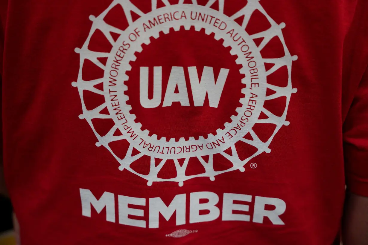 LA Post: UAW workers ratify US labor deal with Daimler Truck