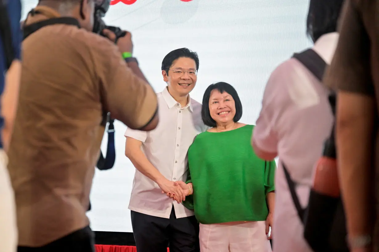 Singapore's first new PM in 20 years holds inaugural cabinet meeting