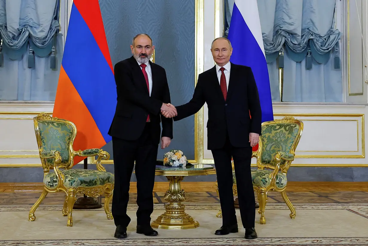 LA Post: Putin agrees to withdraw Russian forces from various Armenian regions, says Ifax
