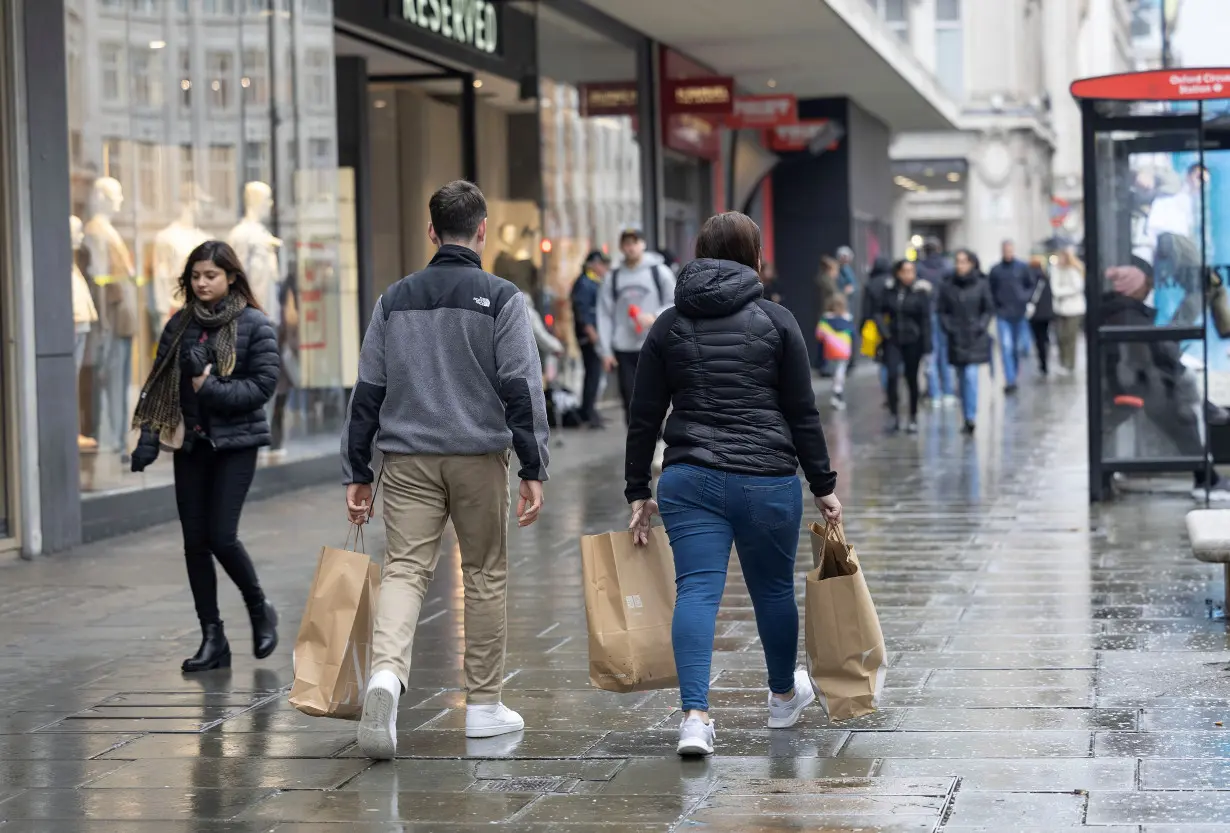 LA Post: UK retail sales slide in April, early Easter may be partly to blame: CBI