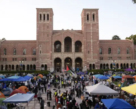 The Latest | Police tell UCLA protesters to disperse or face arrest