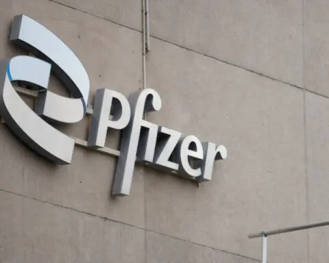 Pfizer and AstraZeneca announce new investments of nearly $1 billion in France