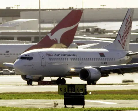 Air Vanuatu cancels flights and considers bankruptcy protection