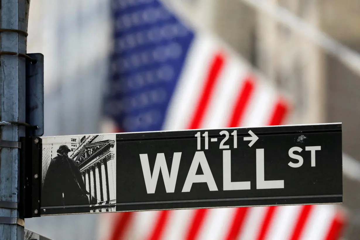 LA Post: Wall Street bonuses to rise this year as deals return, says report