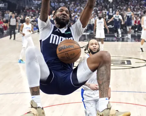 Luka Doncic scores 35 points, leads Mavericks to 123-93 victory and 3-2 series lead over Clippers