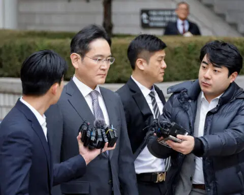 Prosecution appeal begins for Samsung chief Lee over 2015 merger case