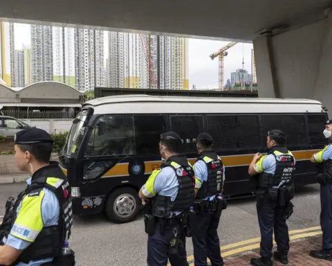 US plans to impose new visa restrictions on Chinese and Hong Kong officials after security verdicts