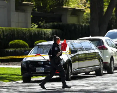 Police investigating shooting outside Drake's mansion that left security guard wounded