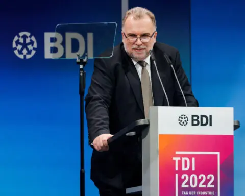 German industrial production to fall again in 2024, lobby warns
