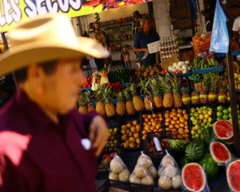 Mexico's inflation accelerates, rate cut unlikely in May
