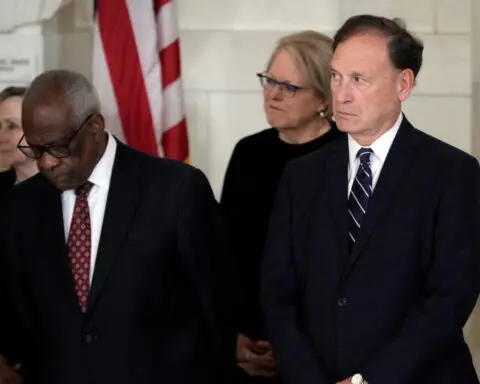 US Supreme Court Justice Alito's home flew another provocative flag -NYT