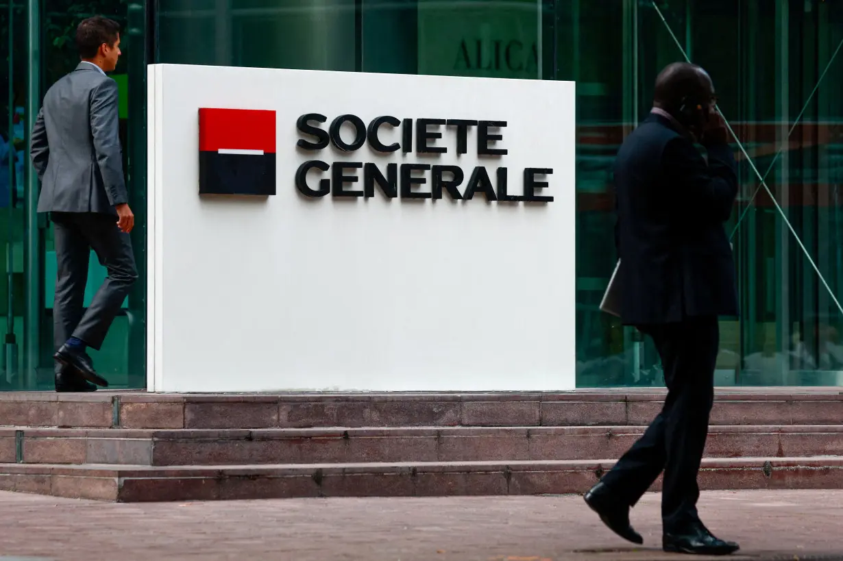 LA Post: SocGen's weak prospects in French retail hits shares