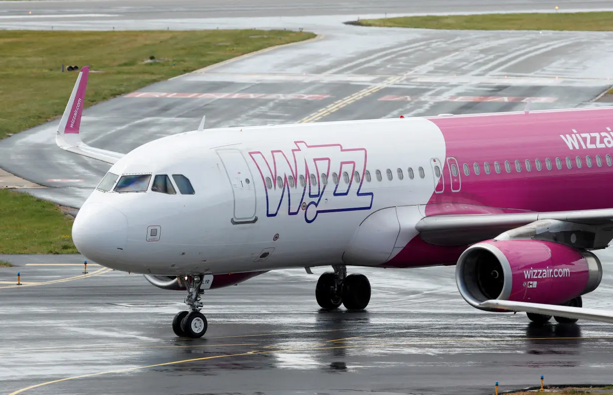 FILE PHOTO: A Wizz Air Airbus A320 from Sofia, Bulgaria taxis to a gate