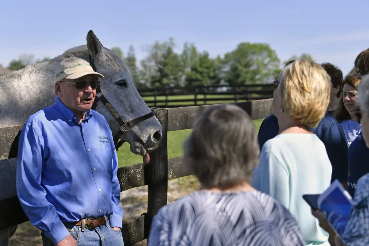 For ex-Derby winner Silver Charm, it's a life of leisure and Old Friends at Kentucky retirement farm