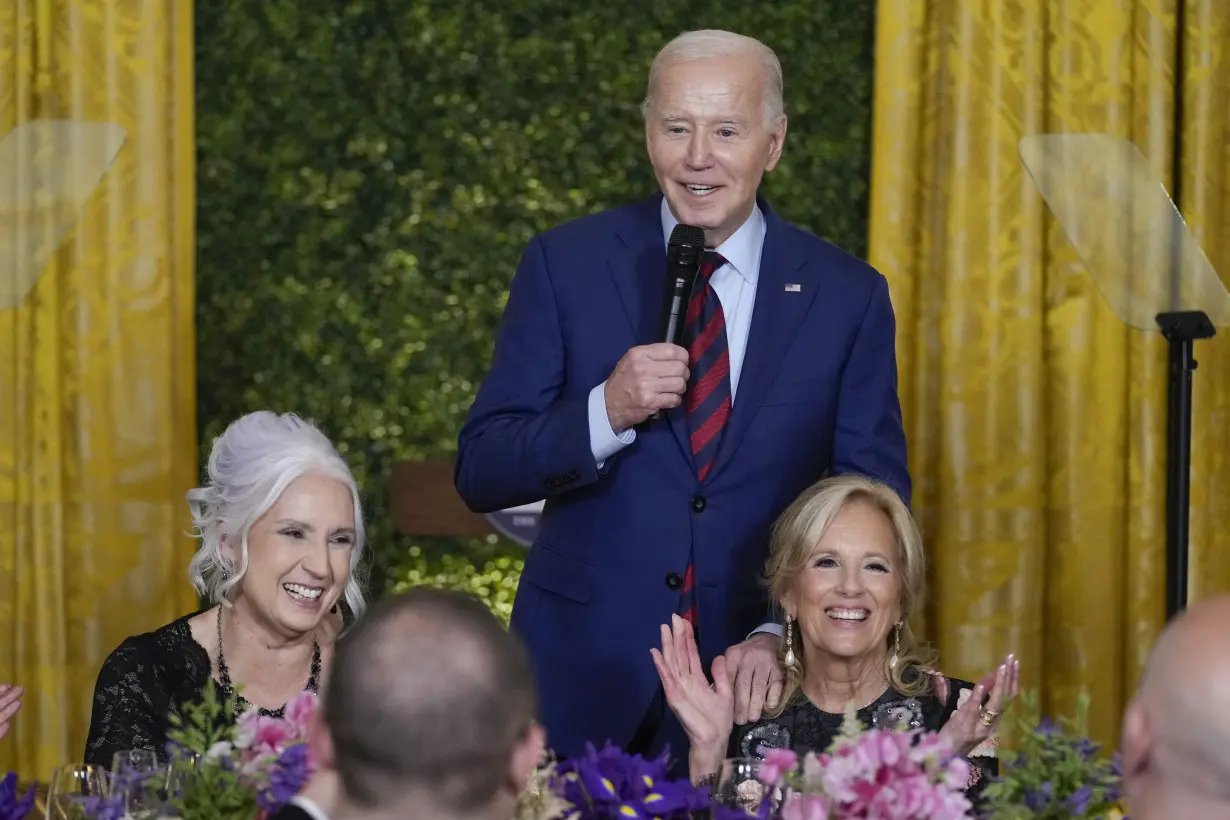 Jill Biden recognizes her fellow teachers at a swanky White House dinner for answering 'a calling'