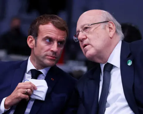 French, Lebanese leaders discuss effort to quell Hezbollah, Israel clashes