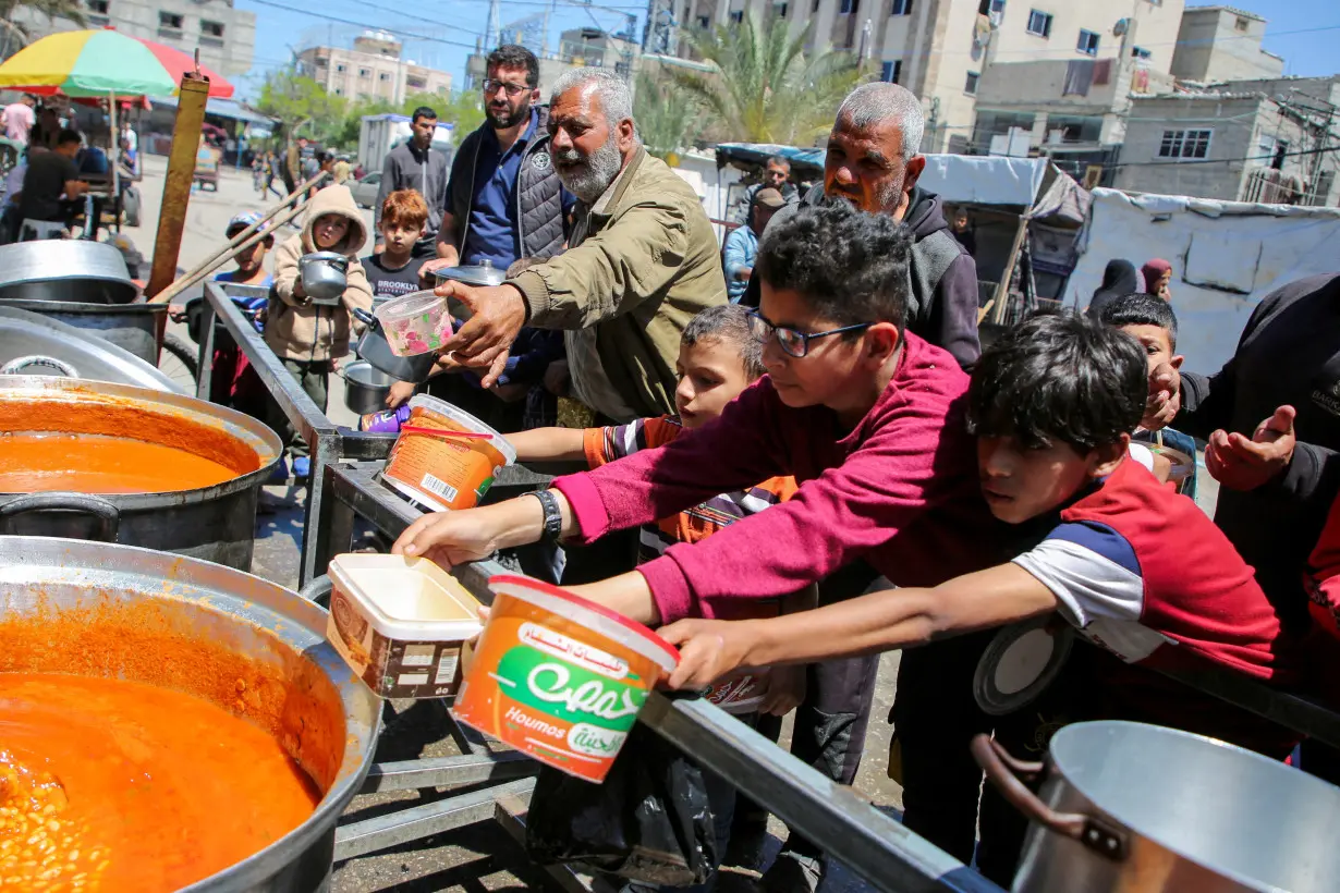 Israel reopens Gaza food sales as Rafah raid chokes aid