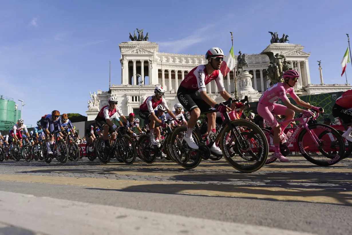 Pogacar wins the Giro d'Italia by a big margin and will now aim for a 3rd Tour de France title