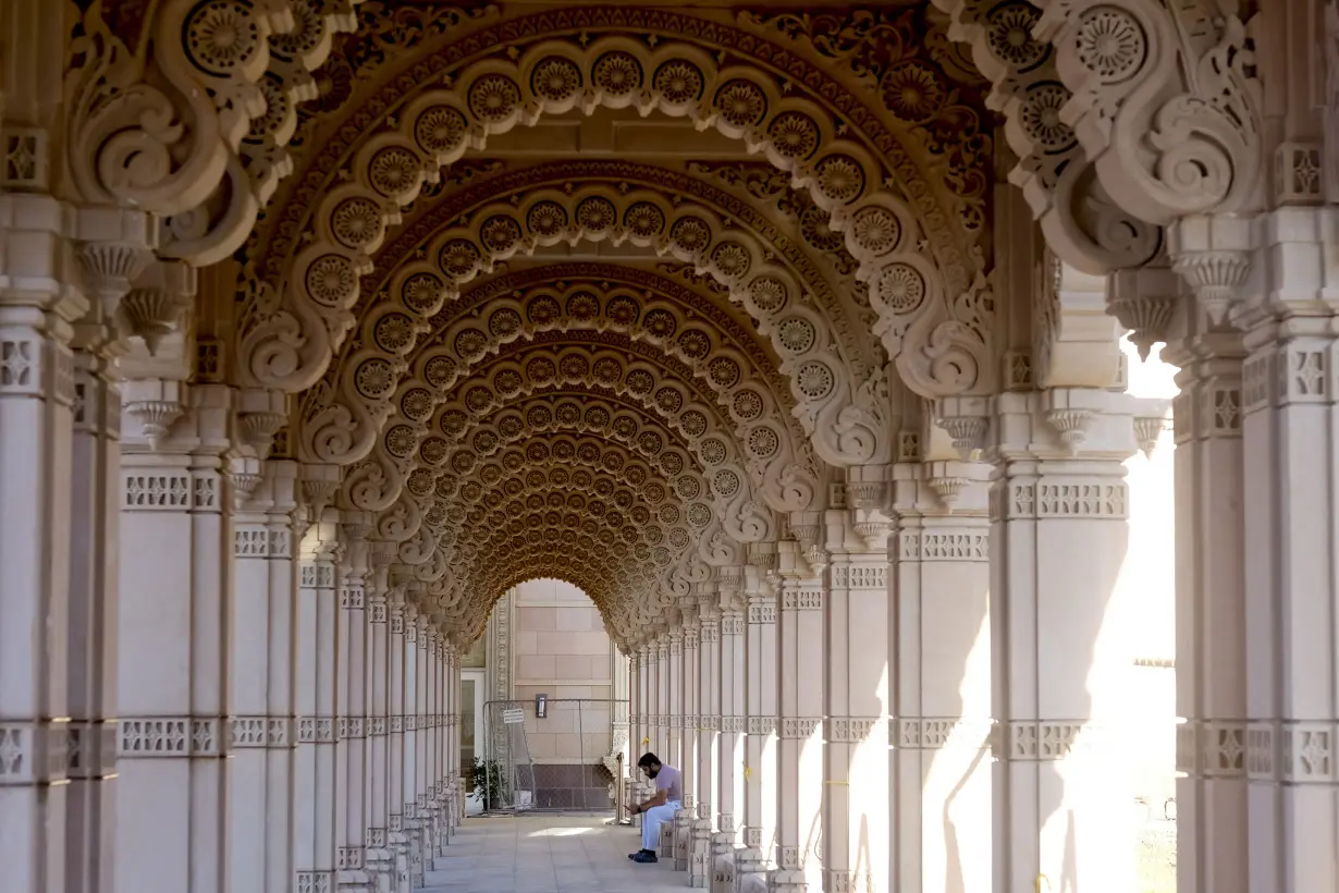 Largest Hindu temple outside India in the modern era opens in New Jersey