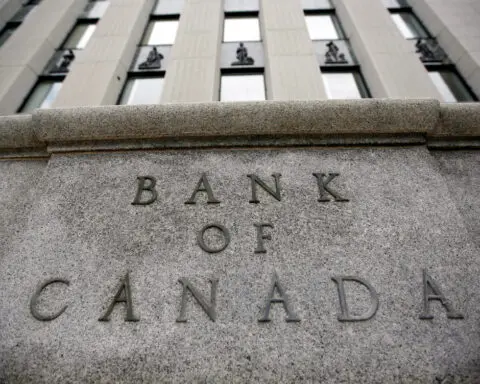 Weaker loonie may not deter Bank of Canada diverging from the Fed