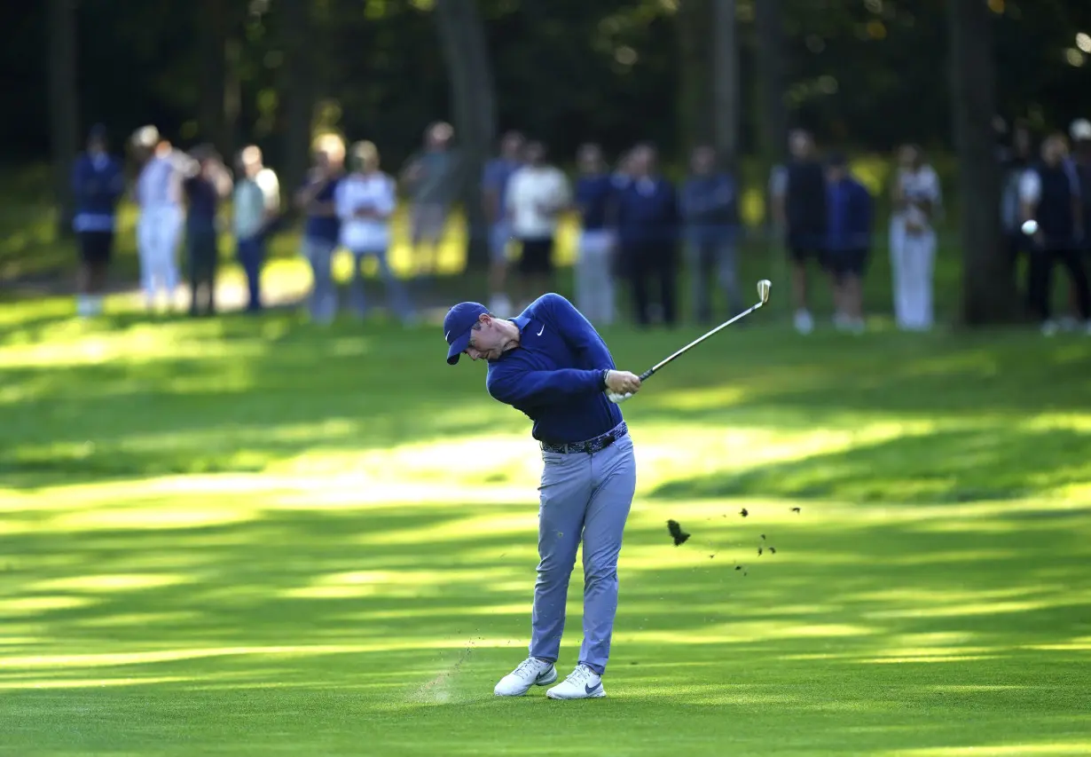 Fitzpatrick and Åberg shine out of Europe's Ryder Cup players at Wentworth. Helligkilde leads