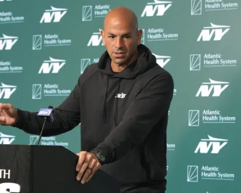 Jets coach Robert Saleh says there's 'no issue' with Aaron Rodgers' minicamp absence