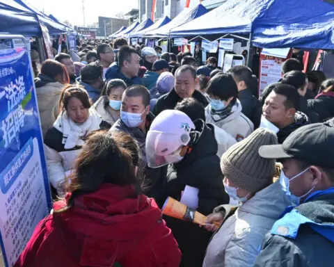 China pledges policy measures to support the job market