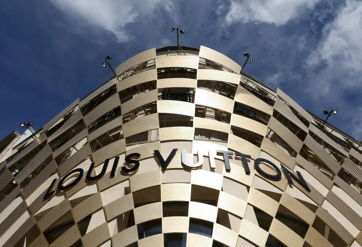 Logo of Louis Vuitton in Paris