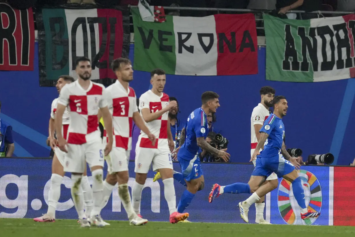 Italy advances at Euro 2024 after Zaccagni equalizer in injury time against Croatia