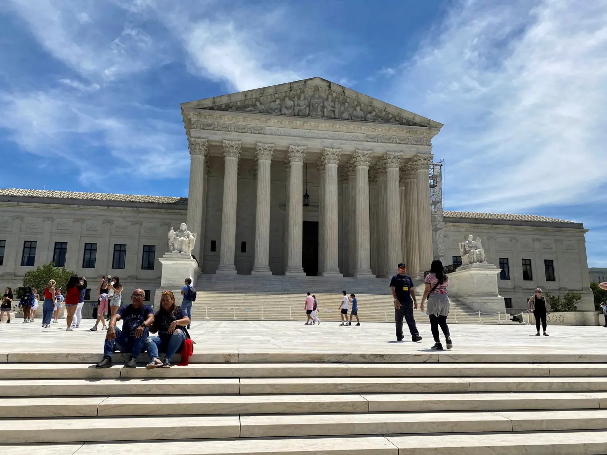 FILE PHOTO: The U.S. Supreme Court building in Washington