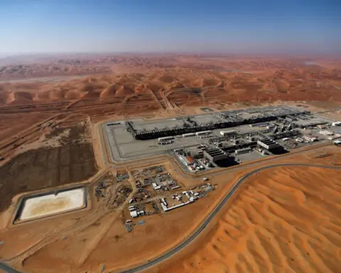 Saudi Arabia's Q1 GDP shrinks estimated 1.7% y/y