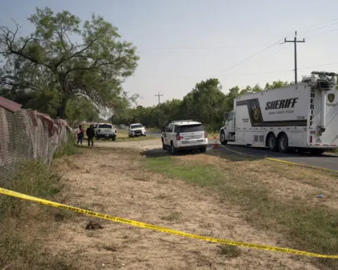 Texas sheriff says 7 suspects arrested, 11 migrants hospitalized after sting near San Antonio