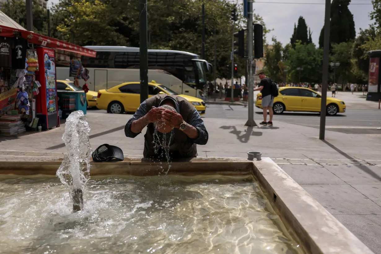 Heatwave hits Greece