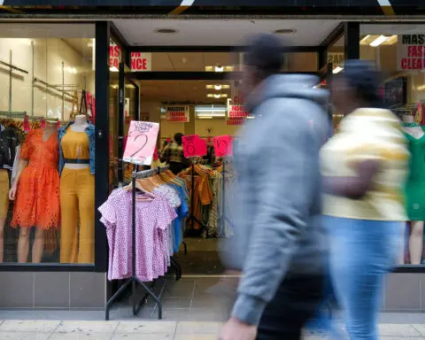 UK retail sales go into reverse this month, CBI survey shows