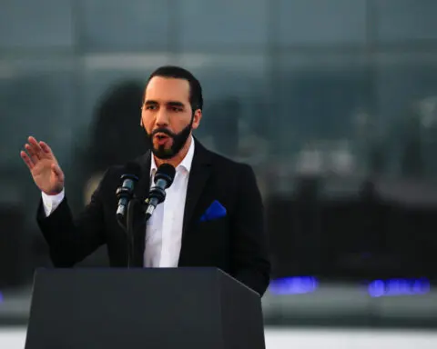 El Salvador plans mass firing of culture ministry employees