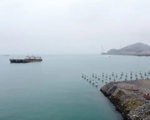 Peru eases Chinese port dispute ahead of president's meeting with Xi