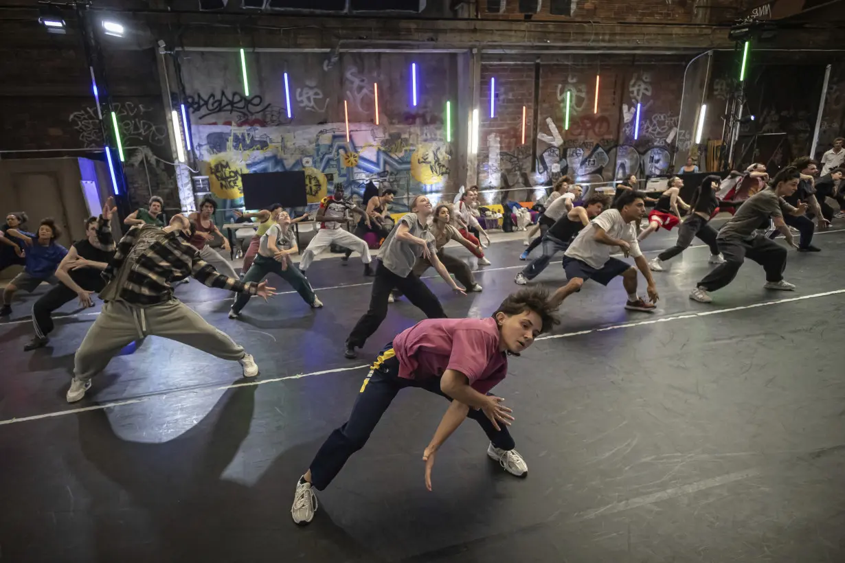 Paris gets into the groove for historic Olympic opening ceremony, adapted to its iconic cityscape