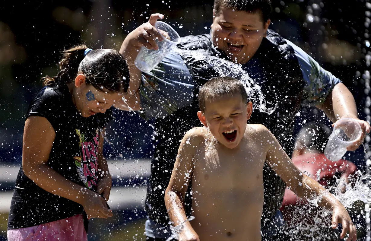 Phoenix using ice immersion to treat heatstroke victims as Southwest bakes with highs well over 100