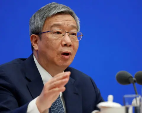Ex-head of PBOC urges China to deepen reforms, limit government role in economy