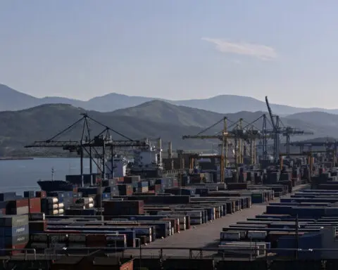 AI can help shipping industry cut down emissions, report says