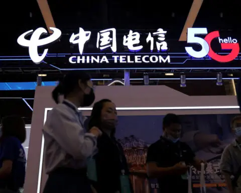 US probing China Telecom, China Mobile over internet, cloud risks