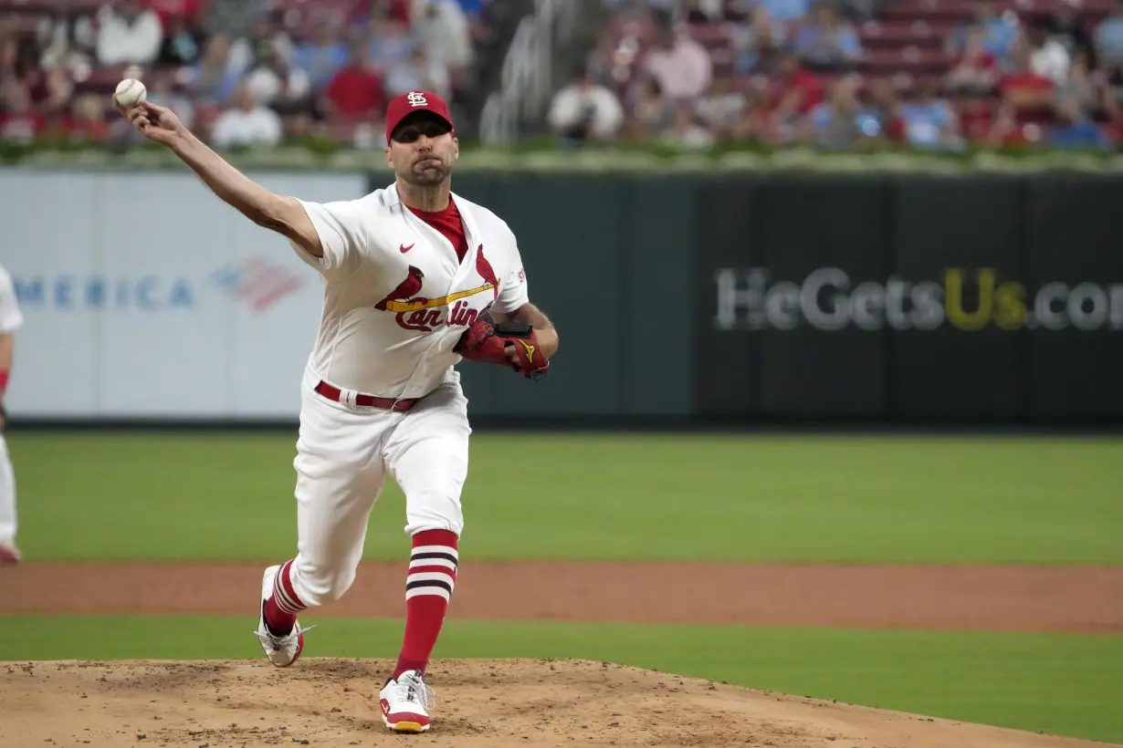 Wainwright gets 200th win as the Cardinals blank the Brewers 1-0