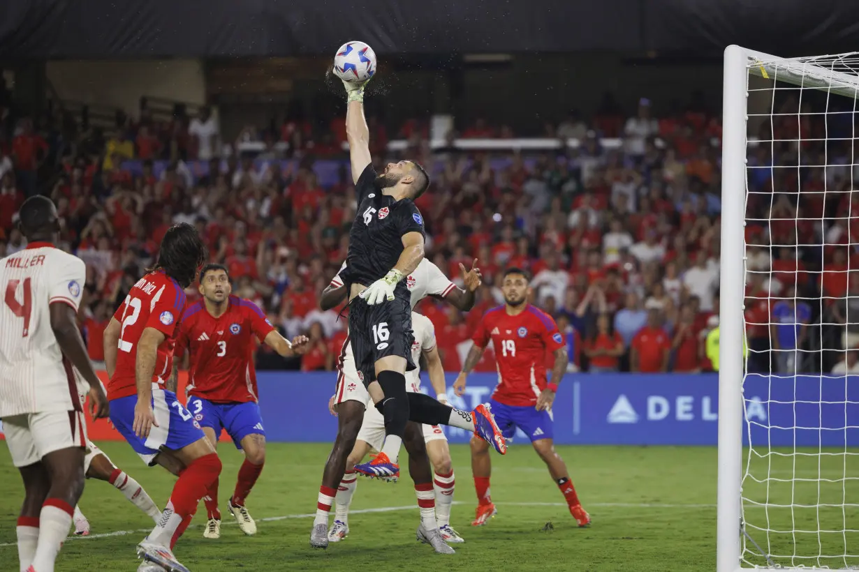 Soccer: Copa America-Canada vs Chile